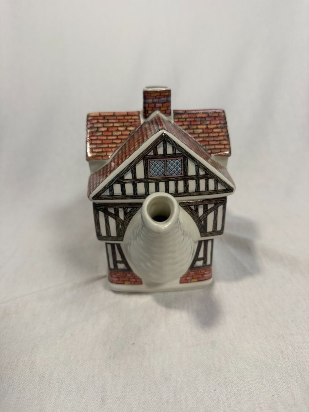 Sadler Teapot The Castle Inn Vintage 2 Cup Tudor Cottage Ceramic Made England - Picture 3 of 9